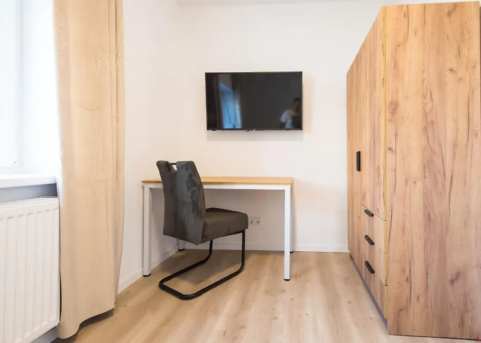 Luxury Workers 1 * 즈바이브루켄